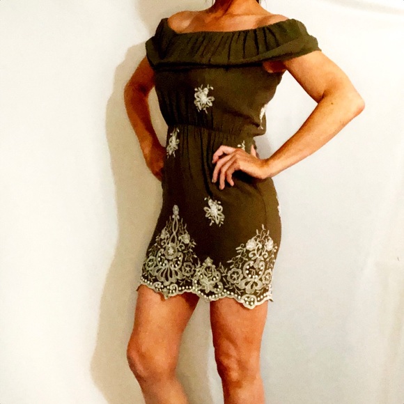 Love Tree Women’s S Off-Shoulder Mini Dress - Picture 3 of 9